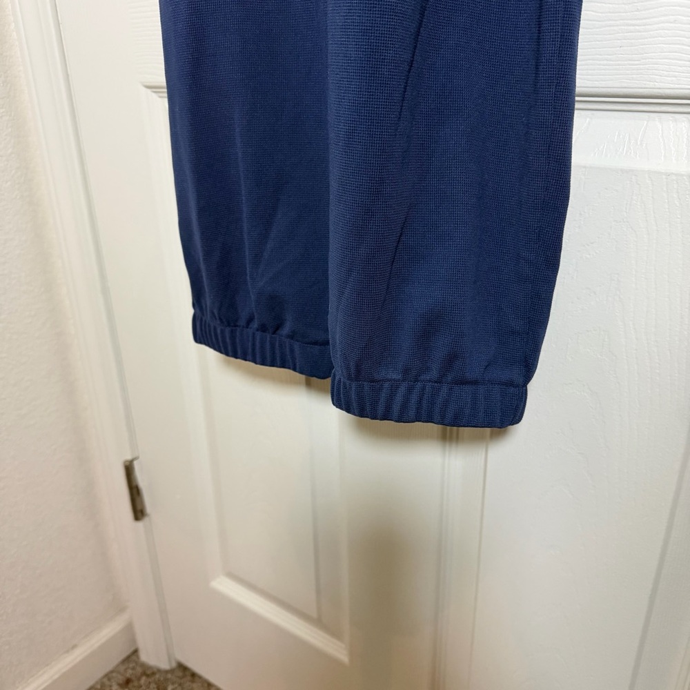 NWT Halara Adjustable Strap Button Multiple Pocke… - image 4